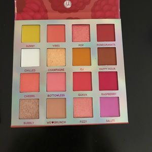 BRAND NEW EYESHADOW PALETTE - BH Cosmetics - Mimosa